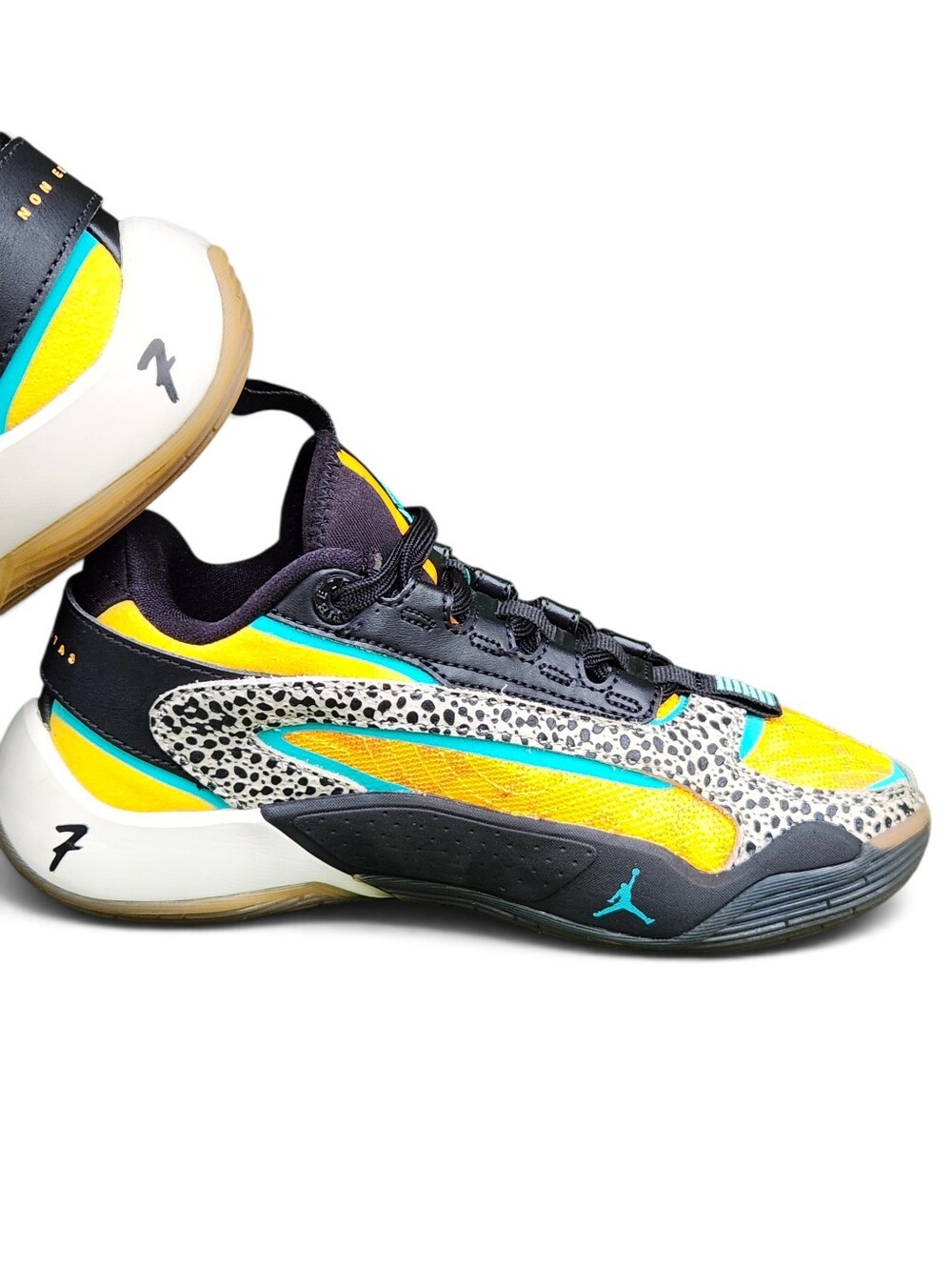 Jordan Luka 2 The Pitch Big Girls Size 3.5 Youth Athletic-Casual Sneakers Shoes - Picture 6 of 16